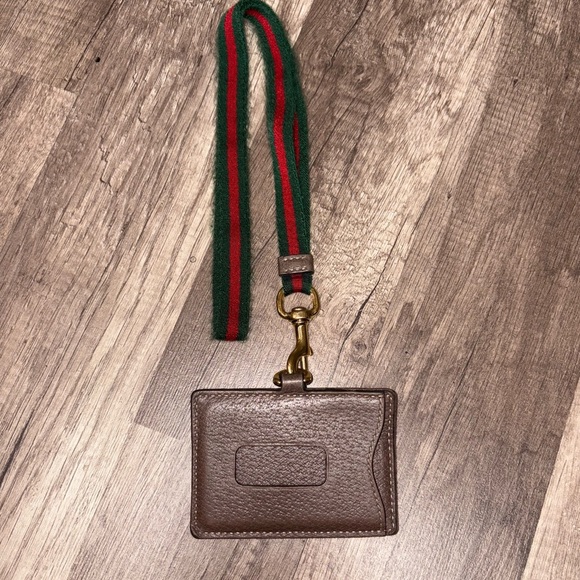 Gucci Interlocking GG Supreme Card Holder - Picture 3 of 3